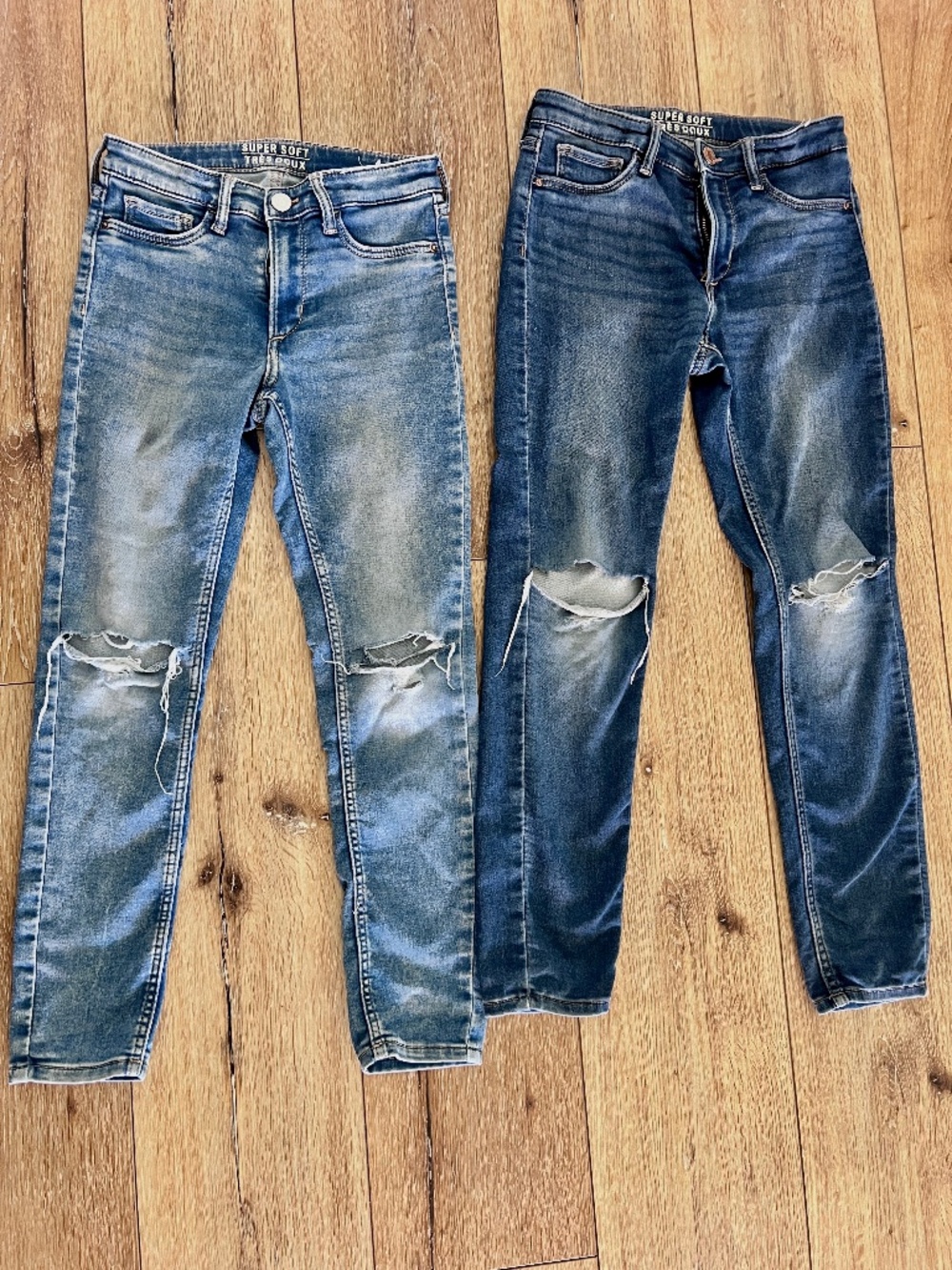 2-Pair Bundle Super Soft Distressed Skinny Jeans – Light & Dark Wash